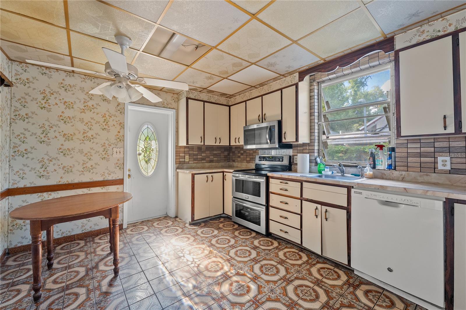 Image 48 of 58 For 3022 Beach Boulevard S