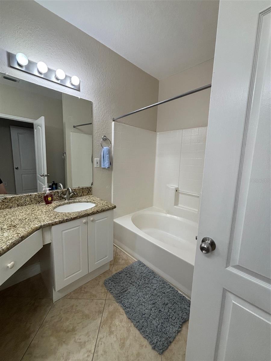 Image 12 of 33 For 2732 Via Murano  532