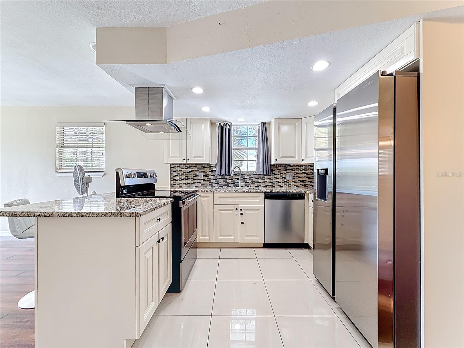 Image 14 of 49 For 125 Mystic Lake Terrace N