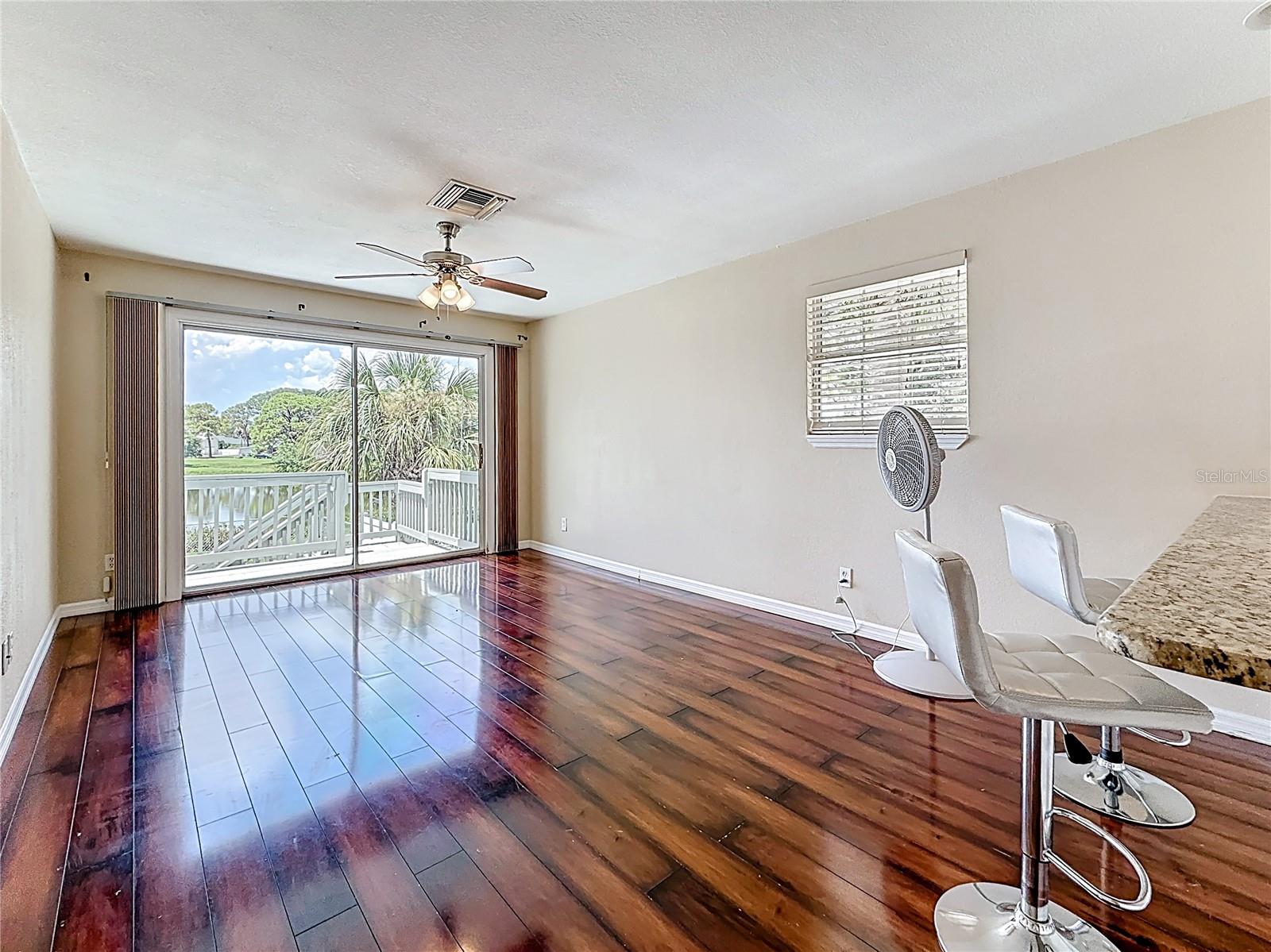 Image 16 of 49 For 125 Mystic Lake Terrace N