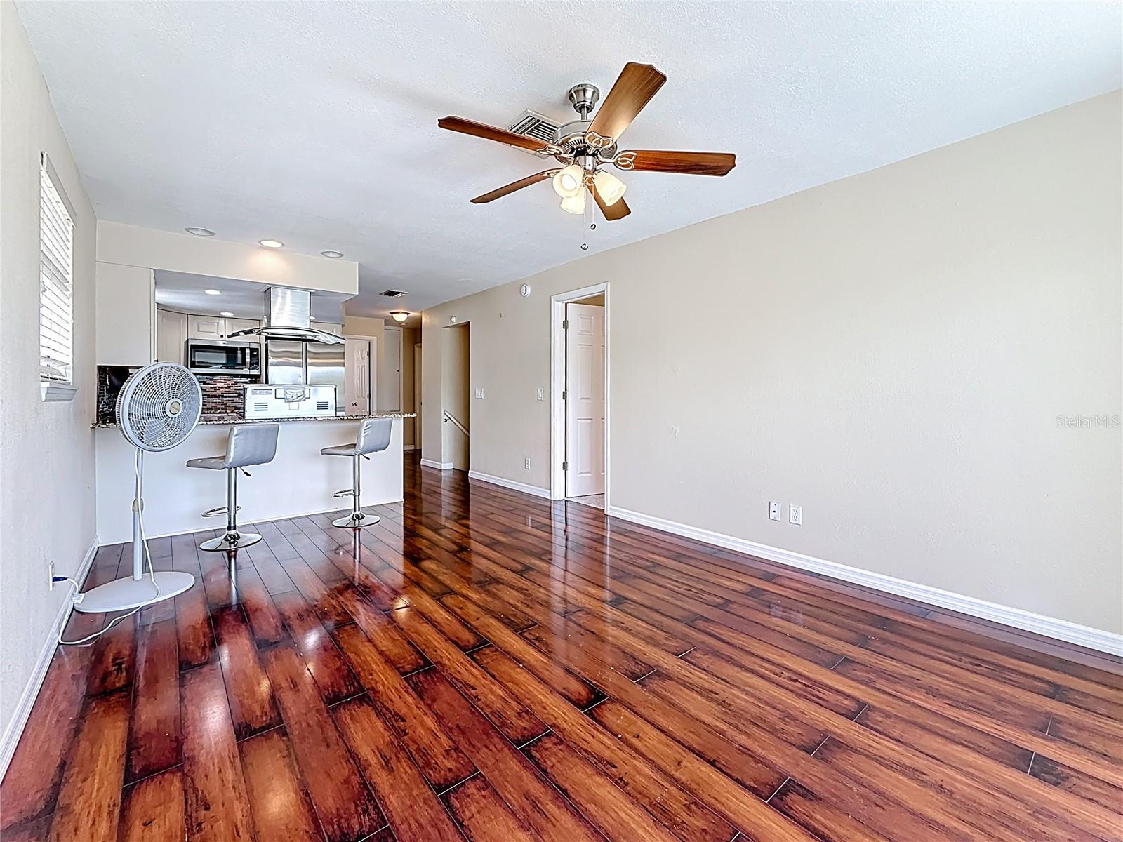 Image 18 of 49 For 125 Mystic Lake Terrace N