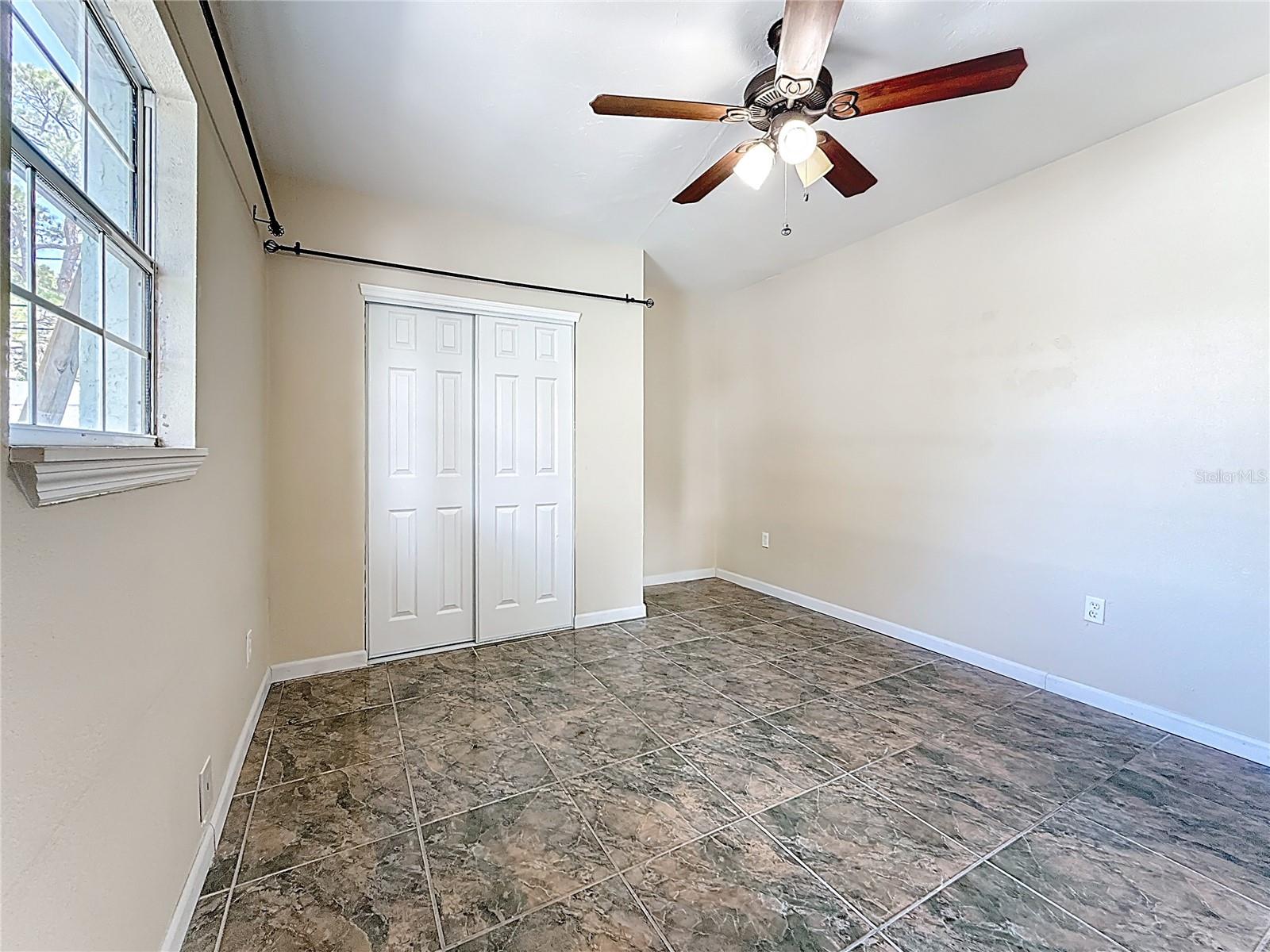 Image 19 of 49 For 125 Mystic Lake Terrace N