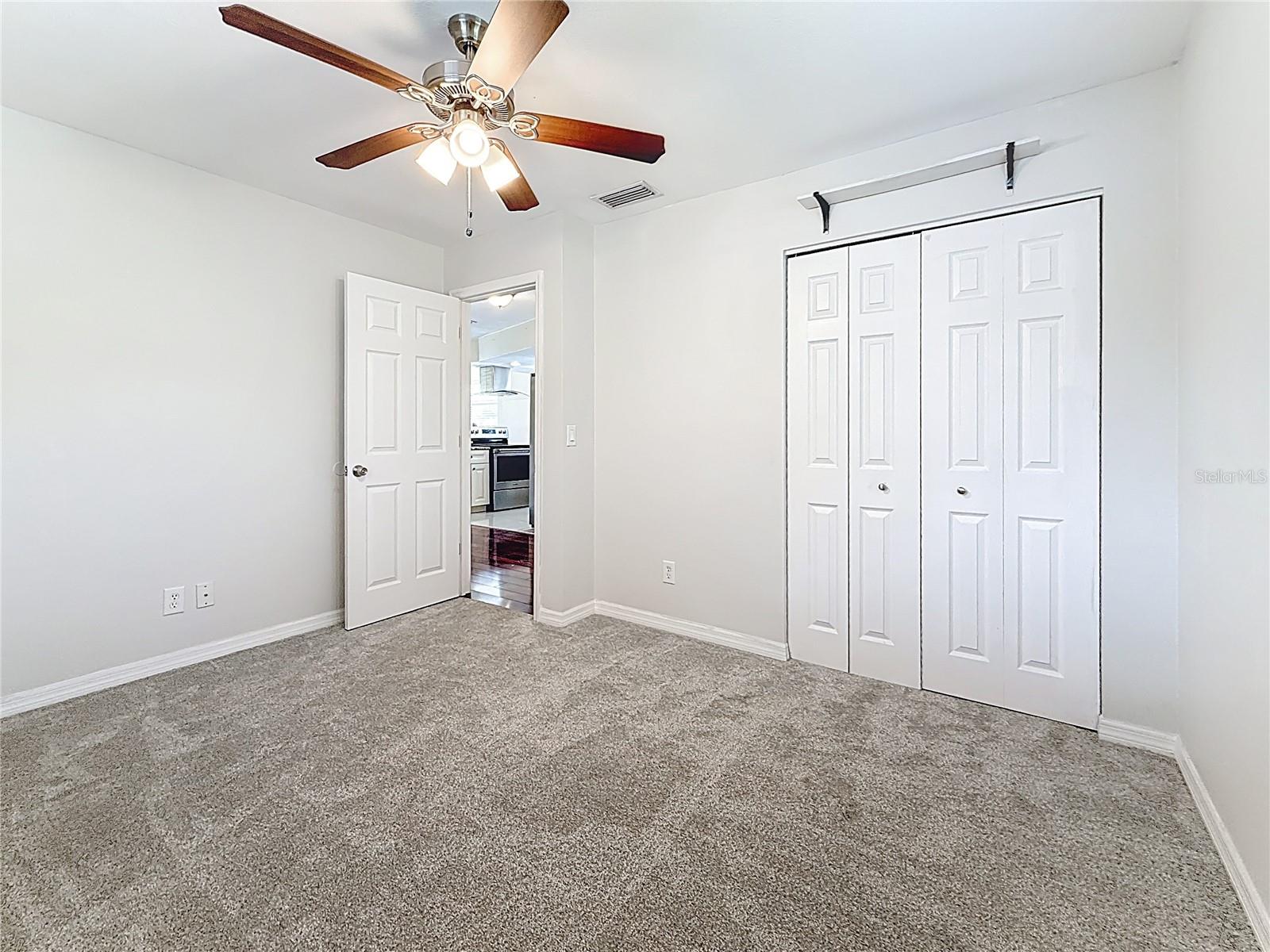 Image 28 of 49 For 125 Mystic Lake Terrace N