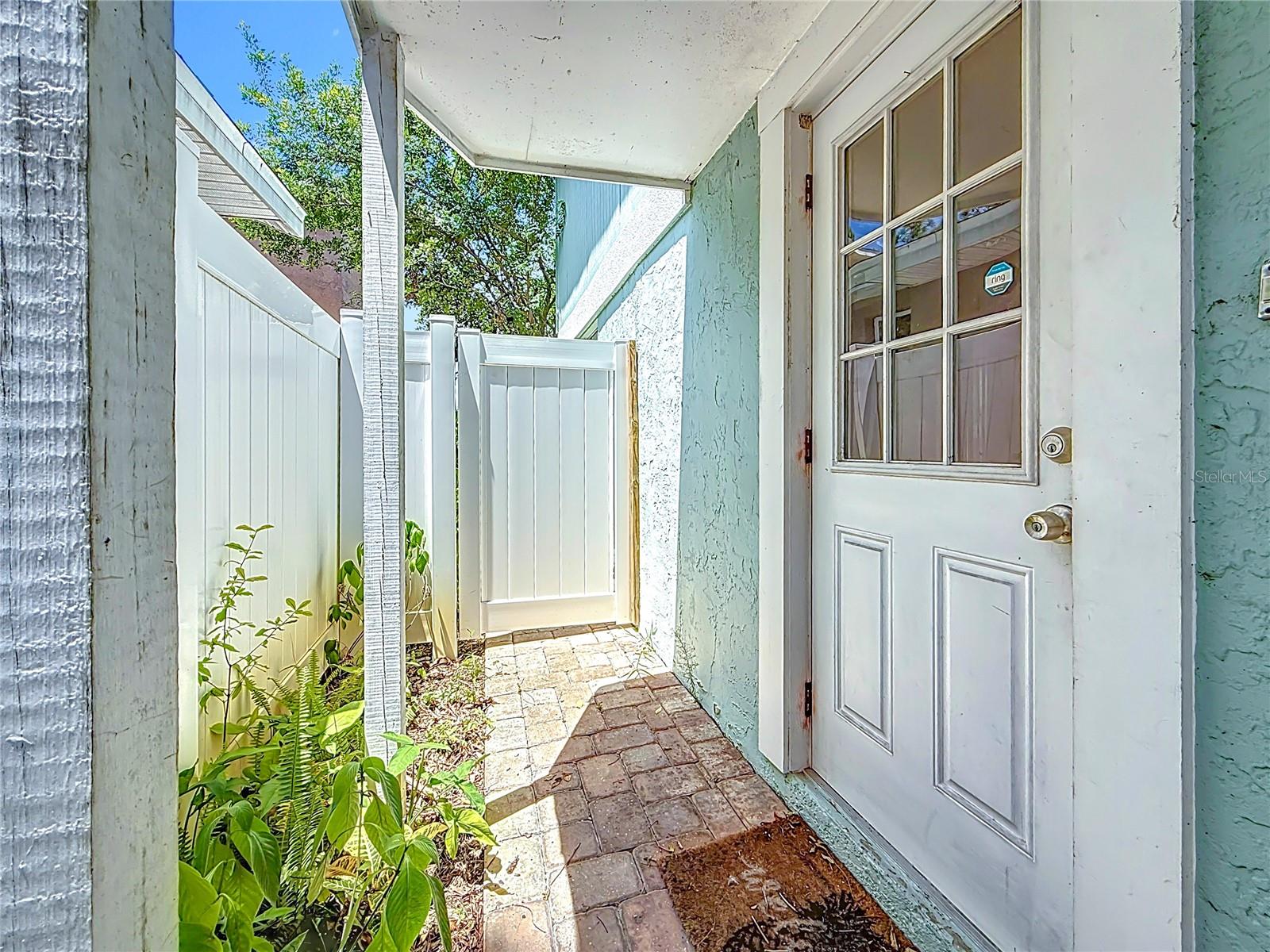 Image 3 of 49 For 125 Mystic Lake Terrace N