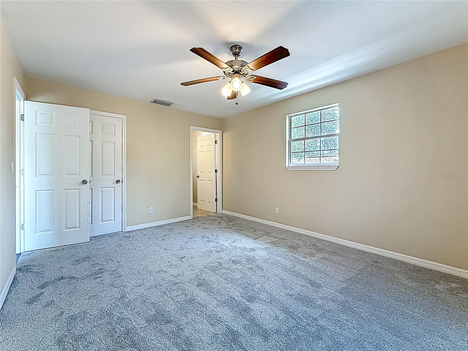 Image 32 of 49 For 125 Mystic Lake Terrace N