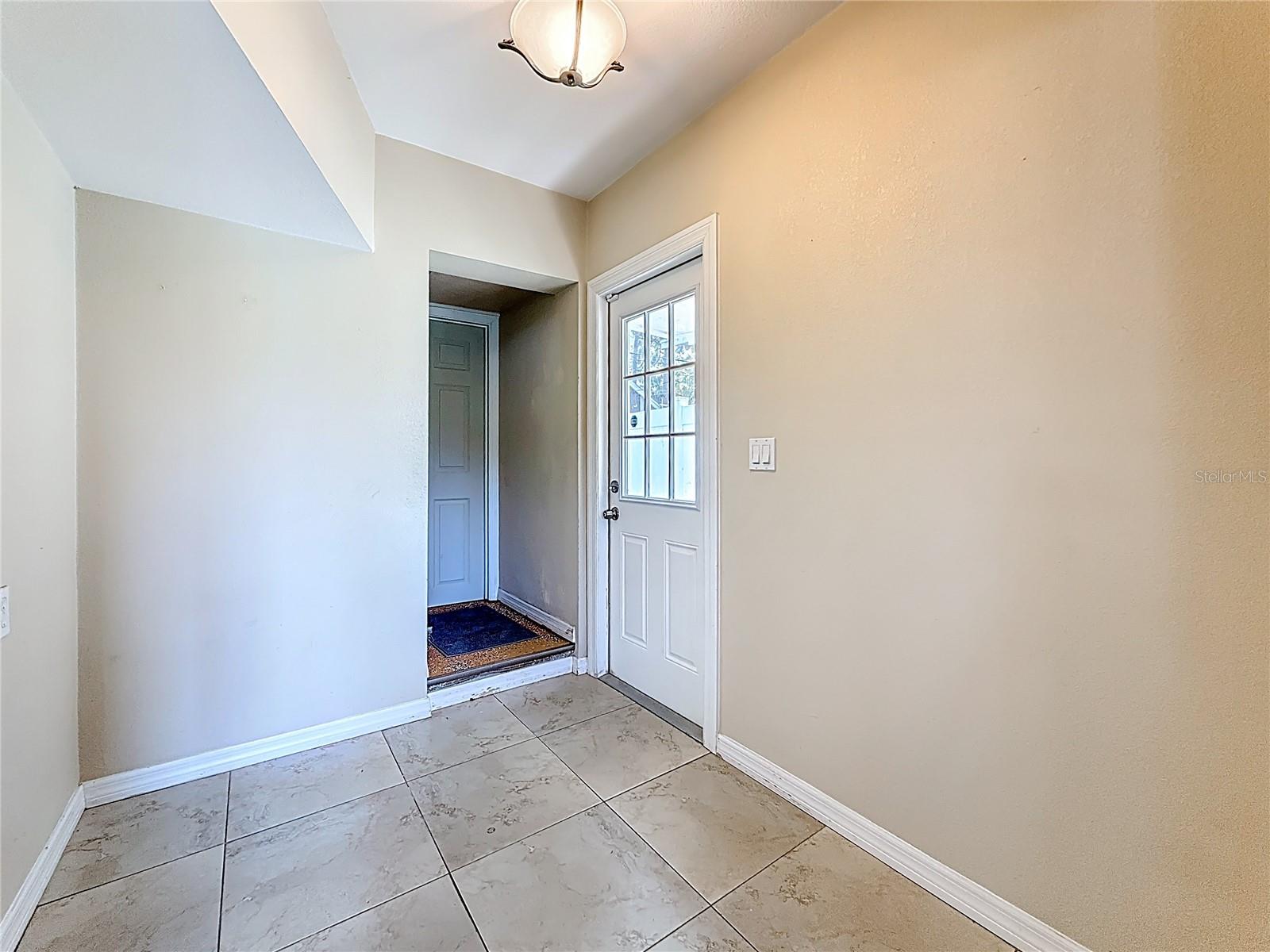 Image 4 of 49 For 125 Mystic Lake Terrace N