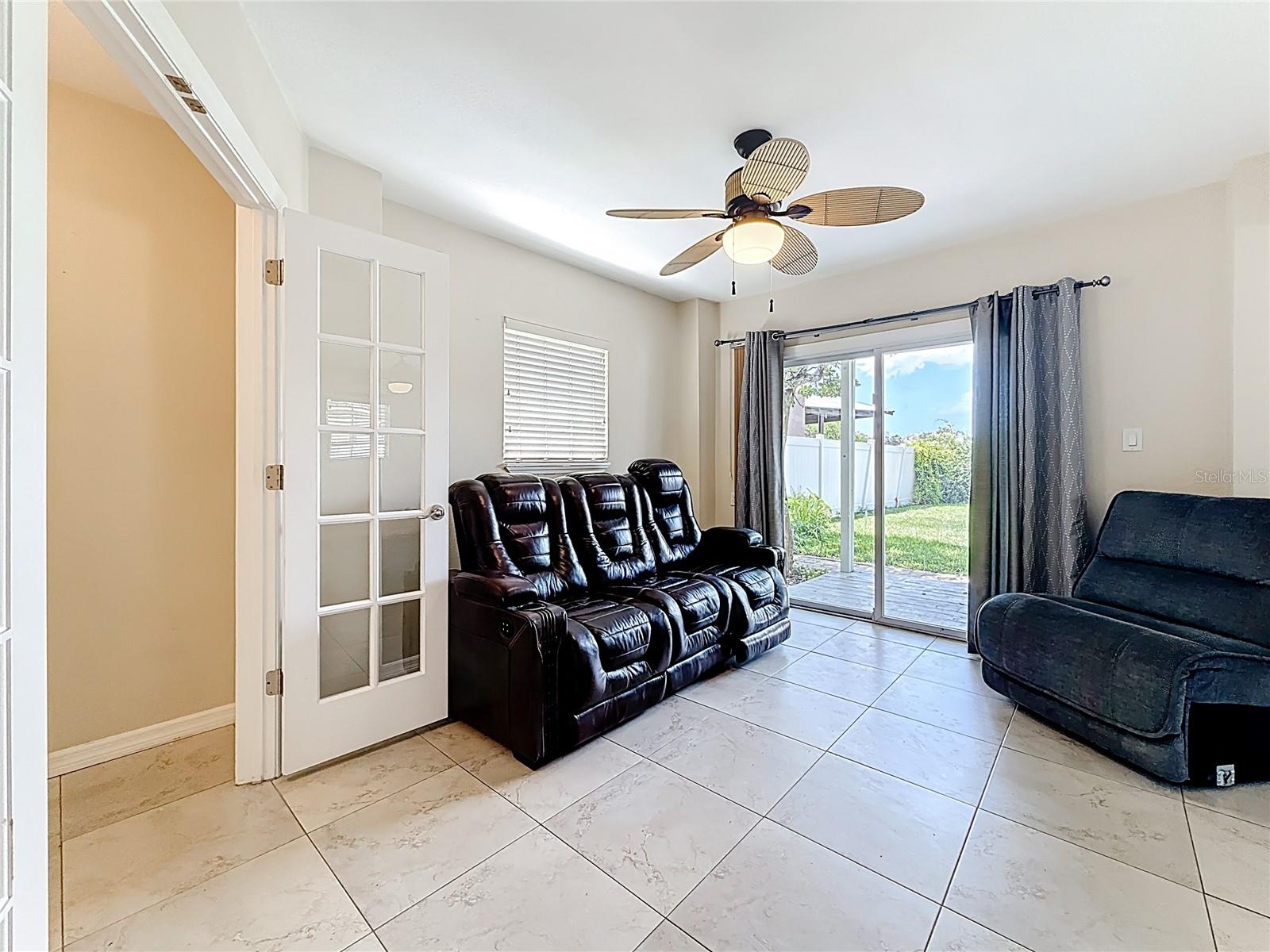 Image 8 of 49 For 125 Mystic Lake Terrace N