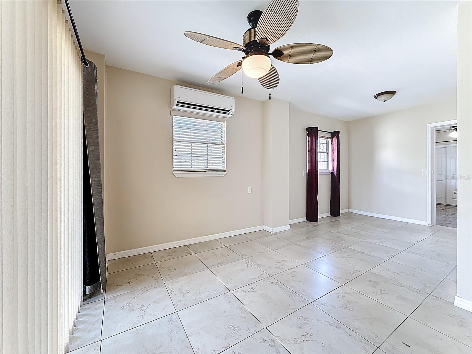 Image 9 of 49 For 125 Mystic Lake Terrace N