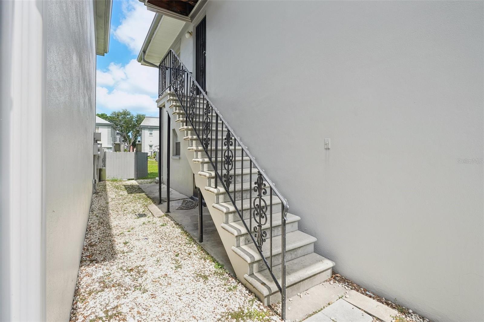 Image 19 of 24 For 1115 Rue Des Chateaux  2a