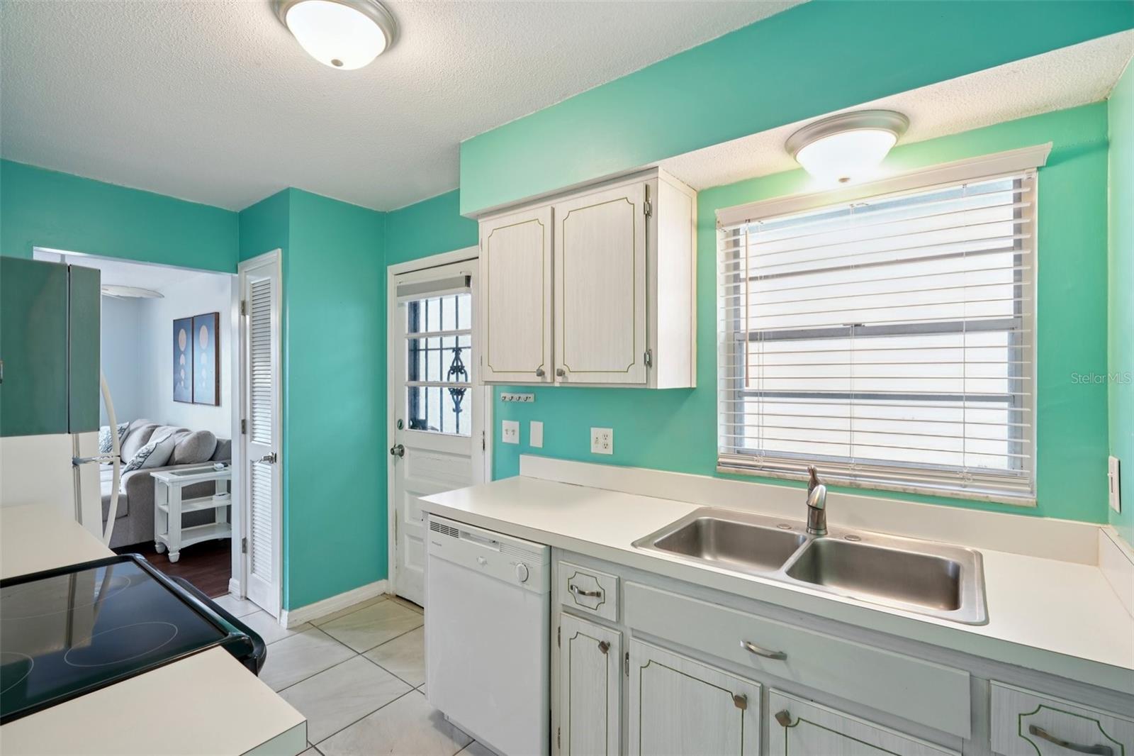 Image 9 of 24 For 1115 Rue Des Chateaux  2a