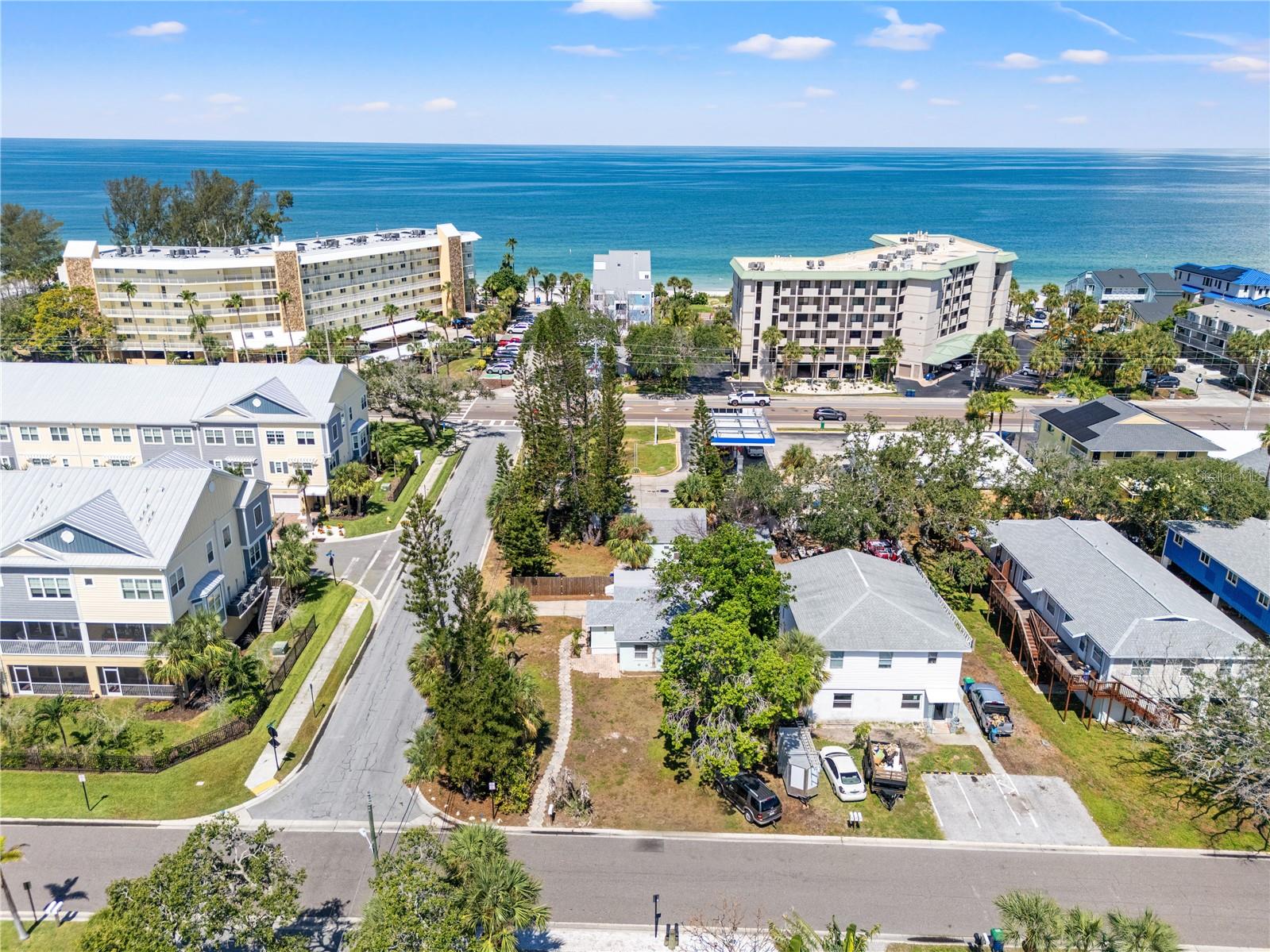 Image 2 of 40 For 2600 1st Street