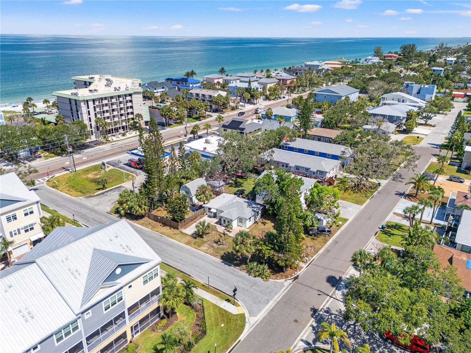 Image 3 of 40 For 2600 1st Street