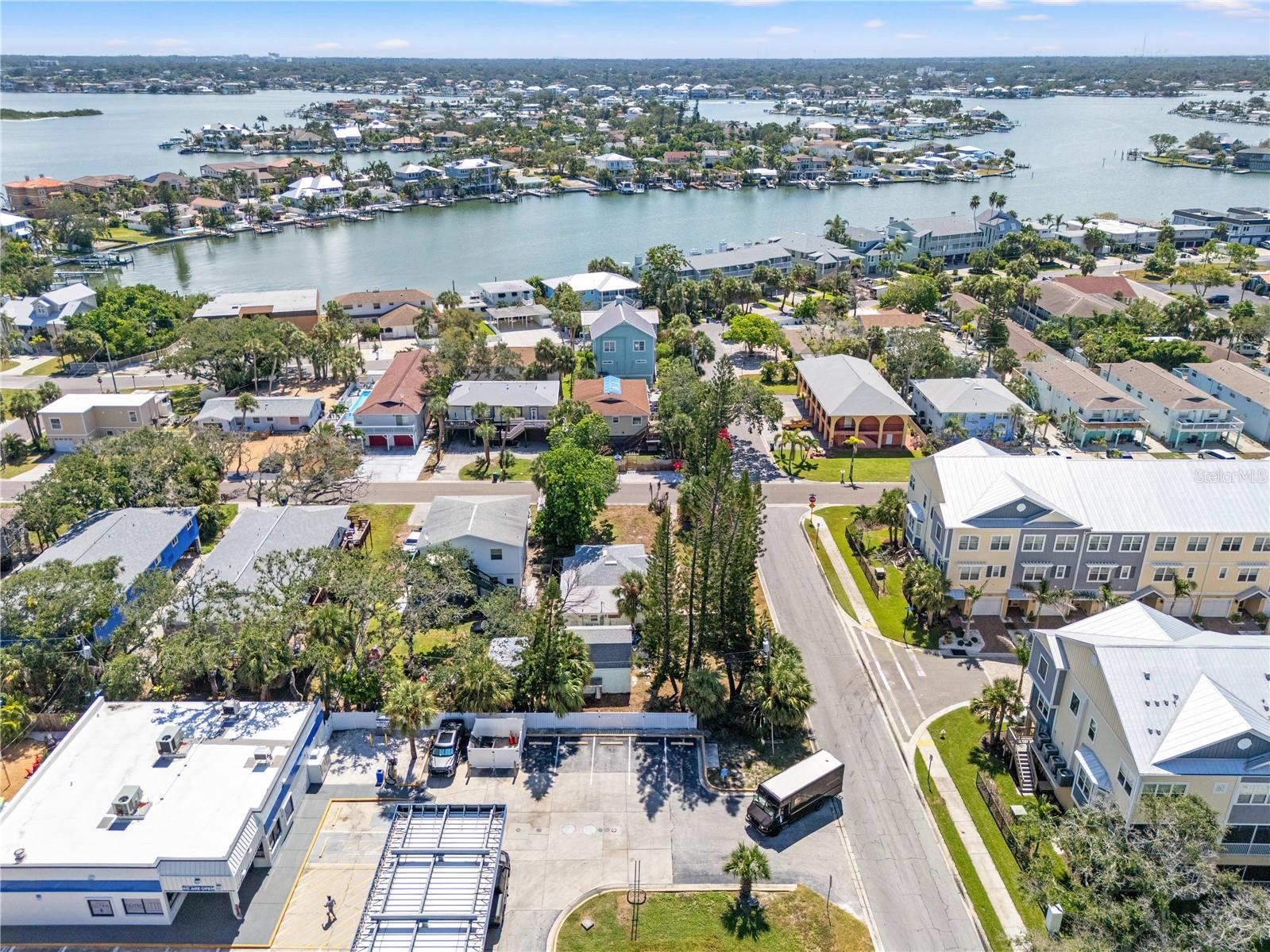 Image 30 of 40 For 2600 1st Street