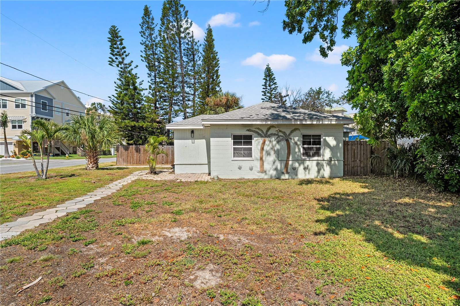 Image 38 of 40 For 2600 1st Street