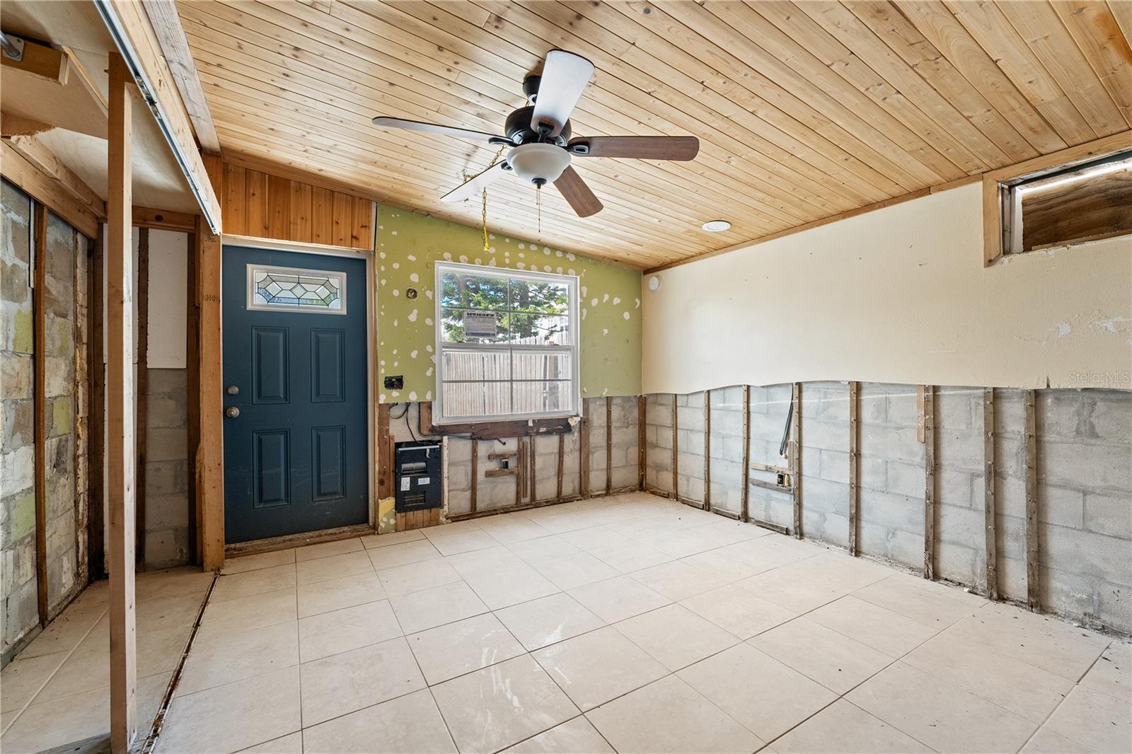 Image 7 of 40 For 2600 1st Street