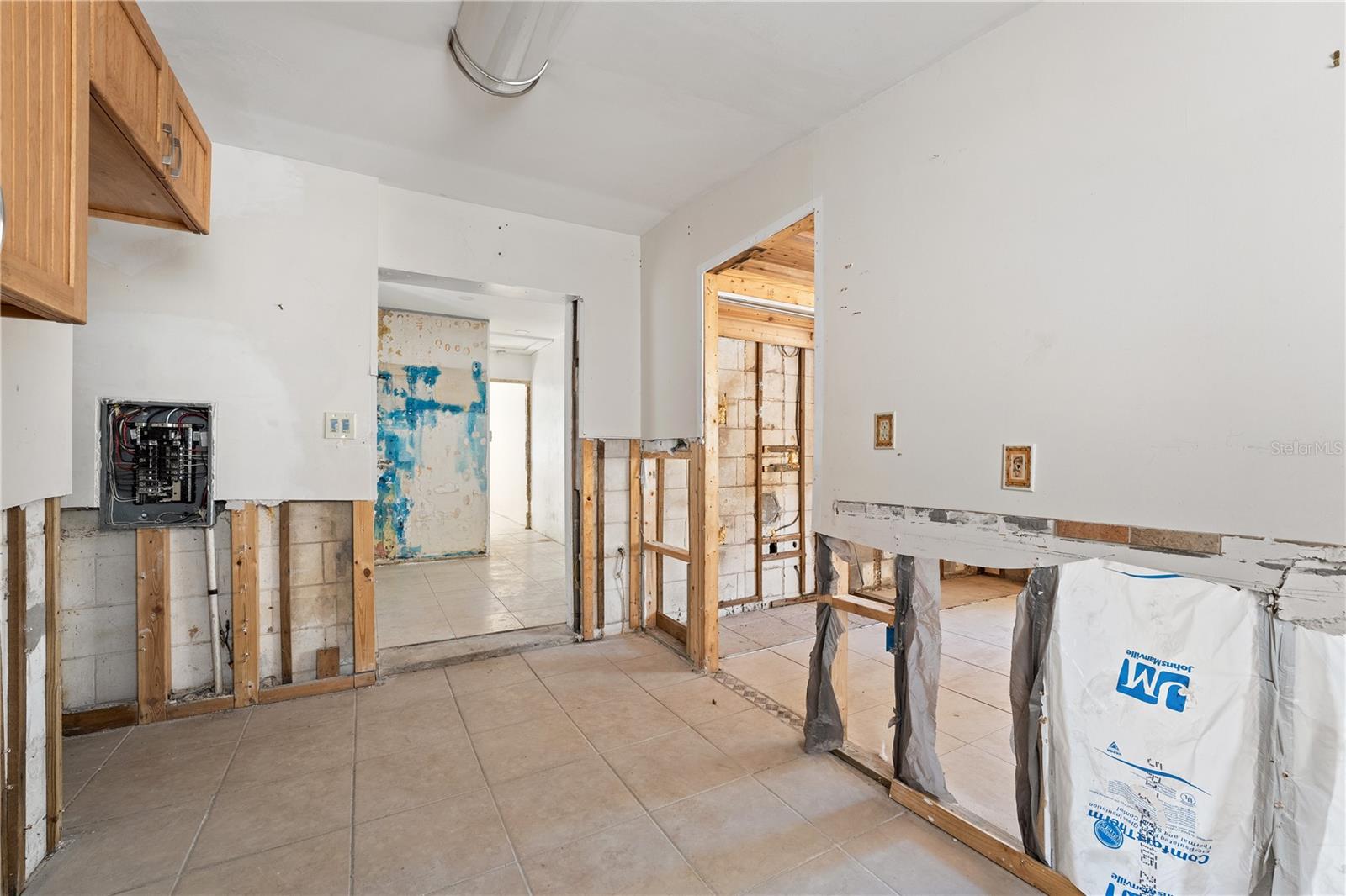 Image 9 of 40 For 2600 1st Street