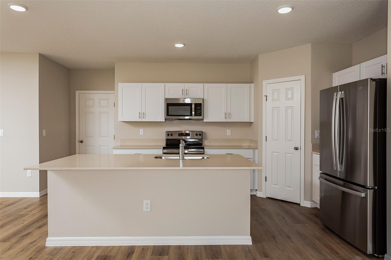 Image 3 of 18 For 6048 Navona Way