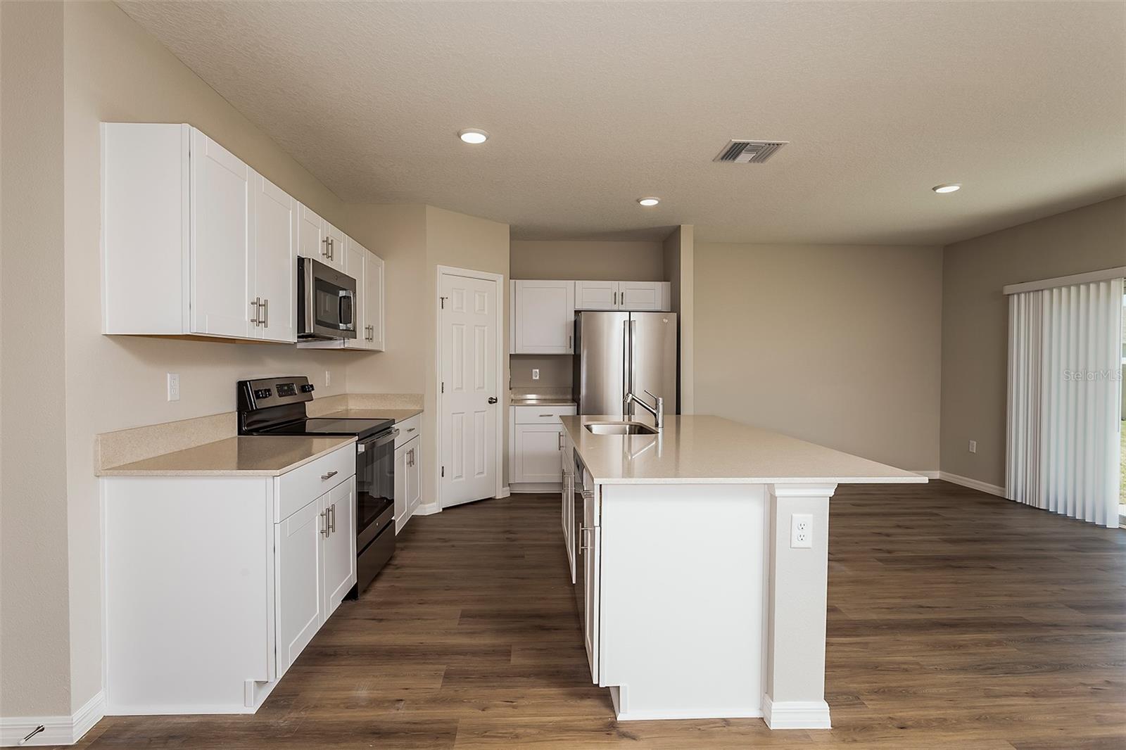 Image 4 of 18 For 6048 Navona Way