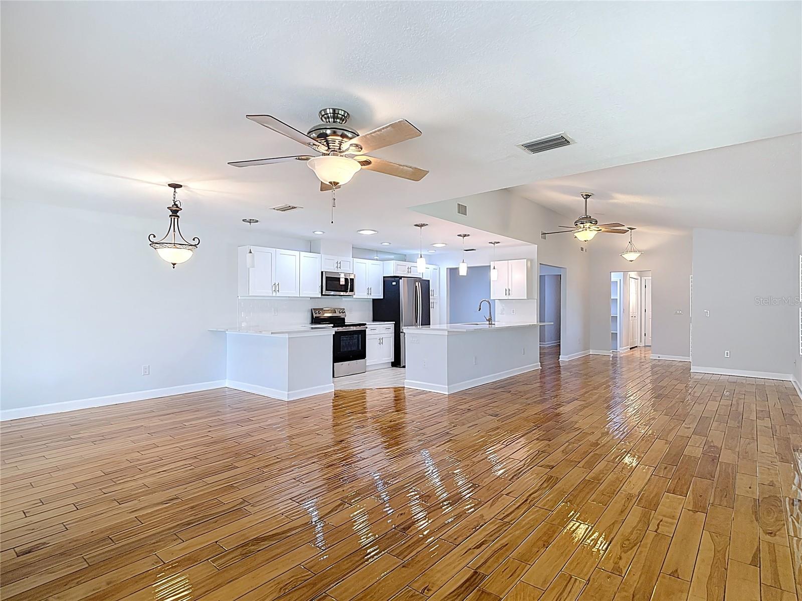 Image 14 of 42 For 4621 Dewey Dr