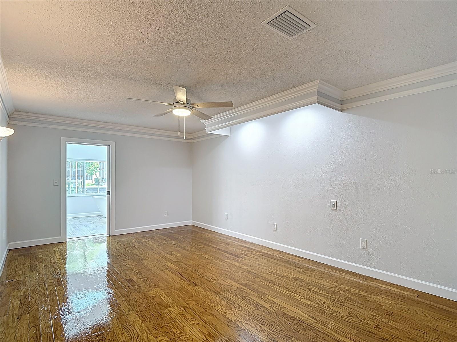 Image 17 of 42 For 4621 Dewey Dr