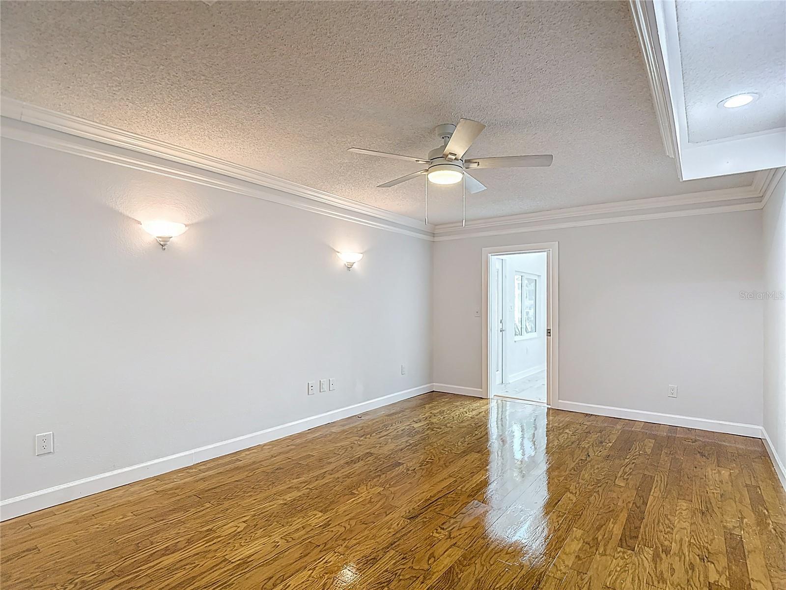 Image 18 of 42 For 4621 Dewey Dr