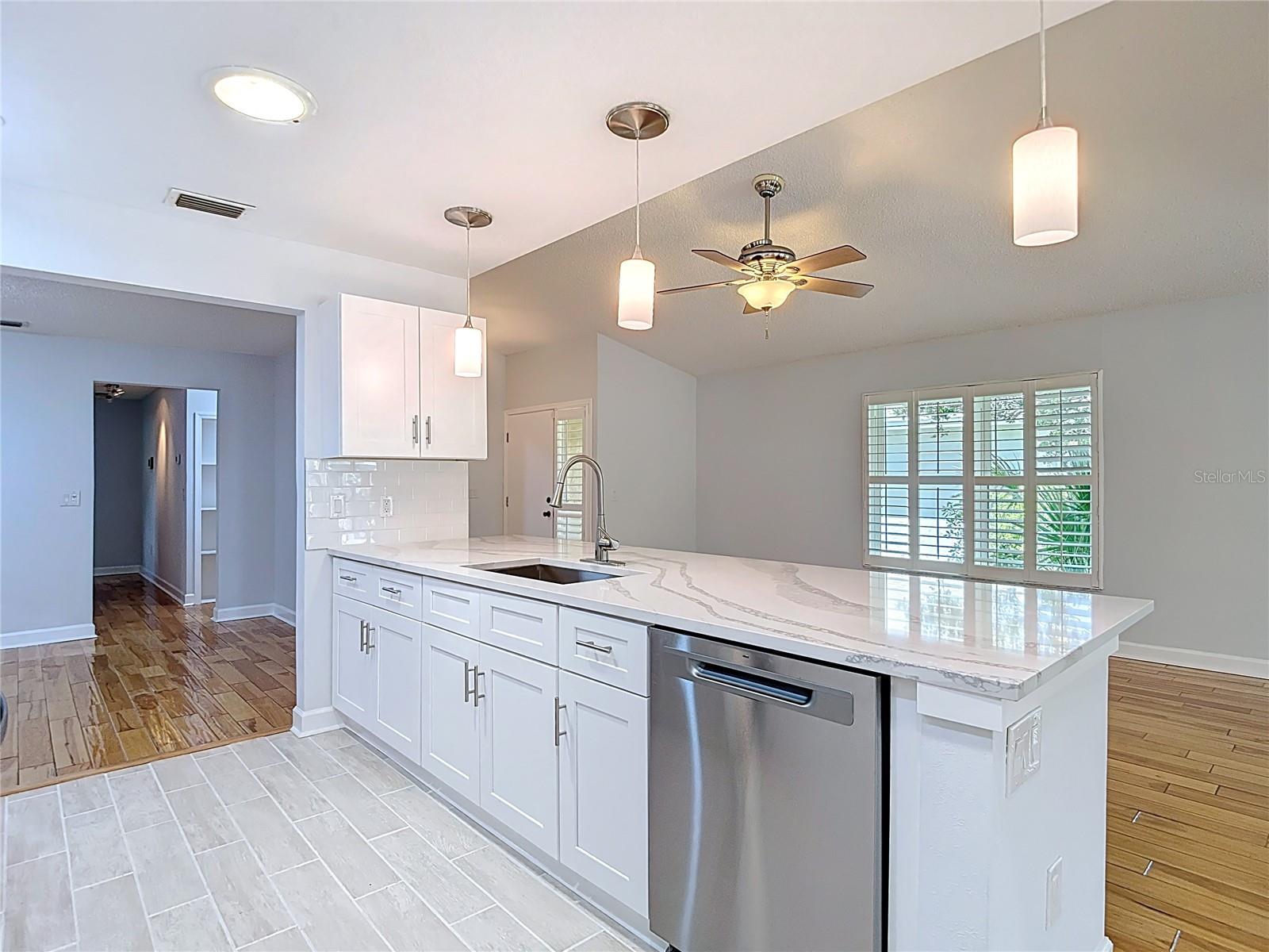 Image 7 of 42 For 4621 Dewey Dr