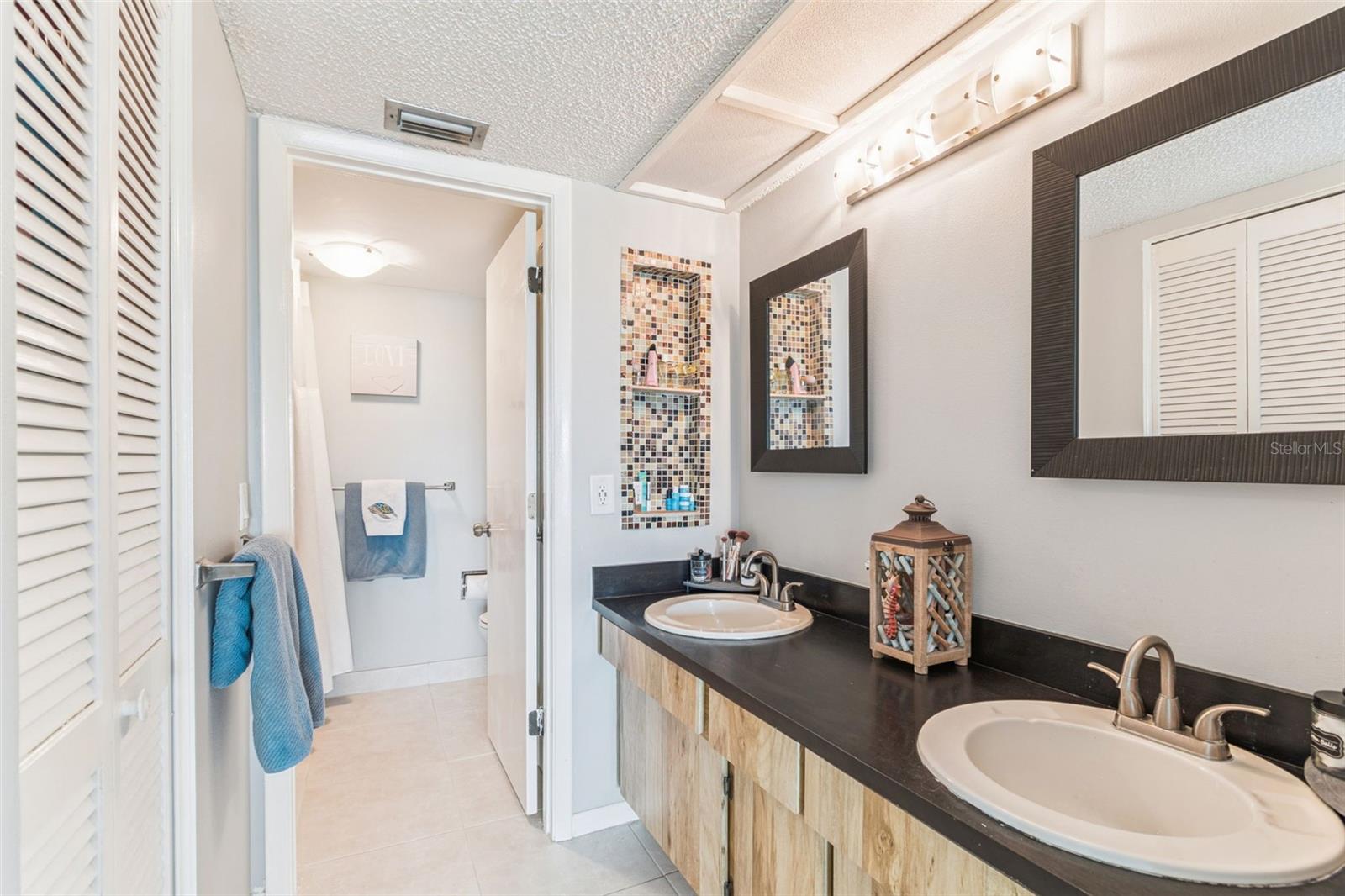 Image 17 of 62 For 1651 Sand Key Estates Court 25