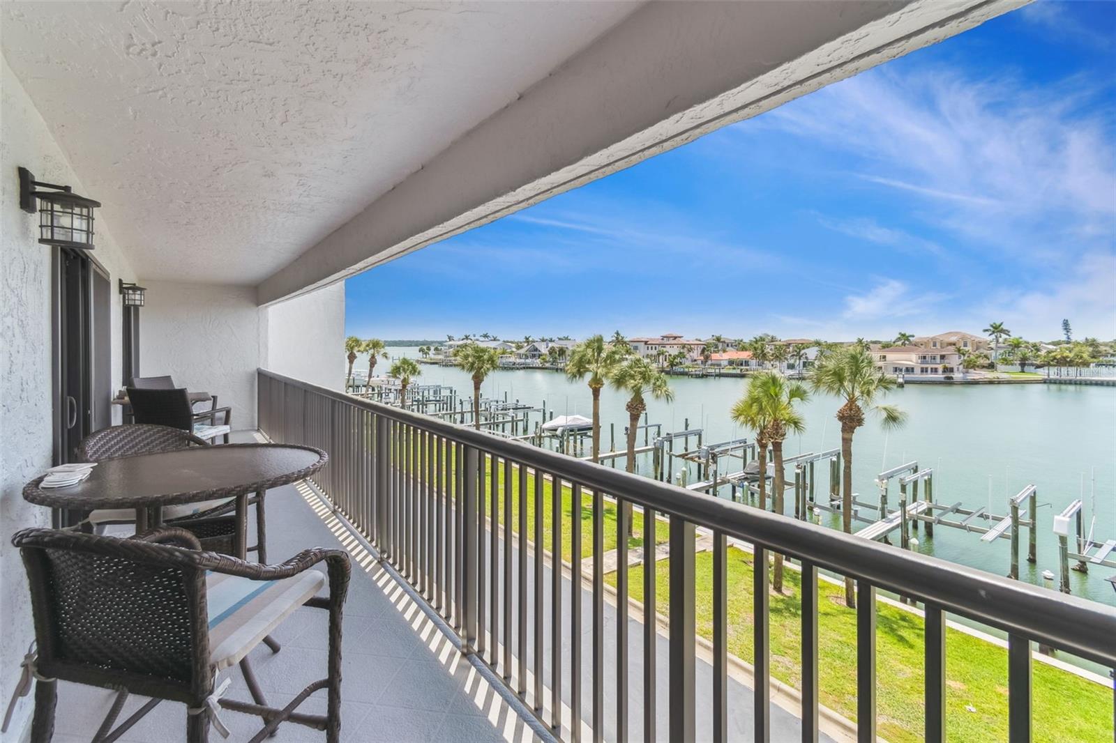 Image 25 of 62 For 1651 Sand Key Estates Court 25