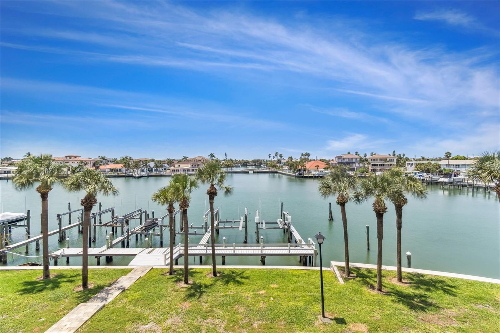 Image 26 of 62 For 1651 Sand Key Estates Court 25
