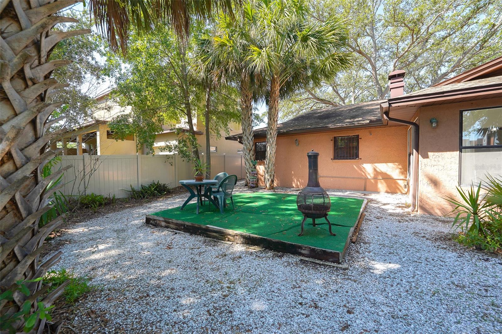 Image 16 of 19 For 10729 Drummond Road W