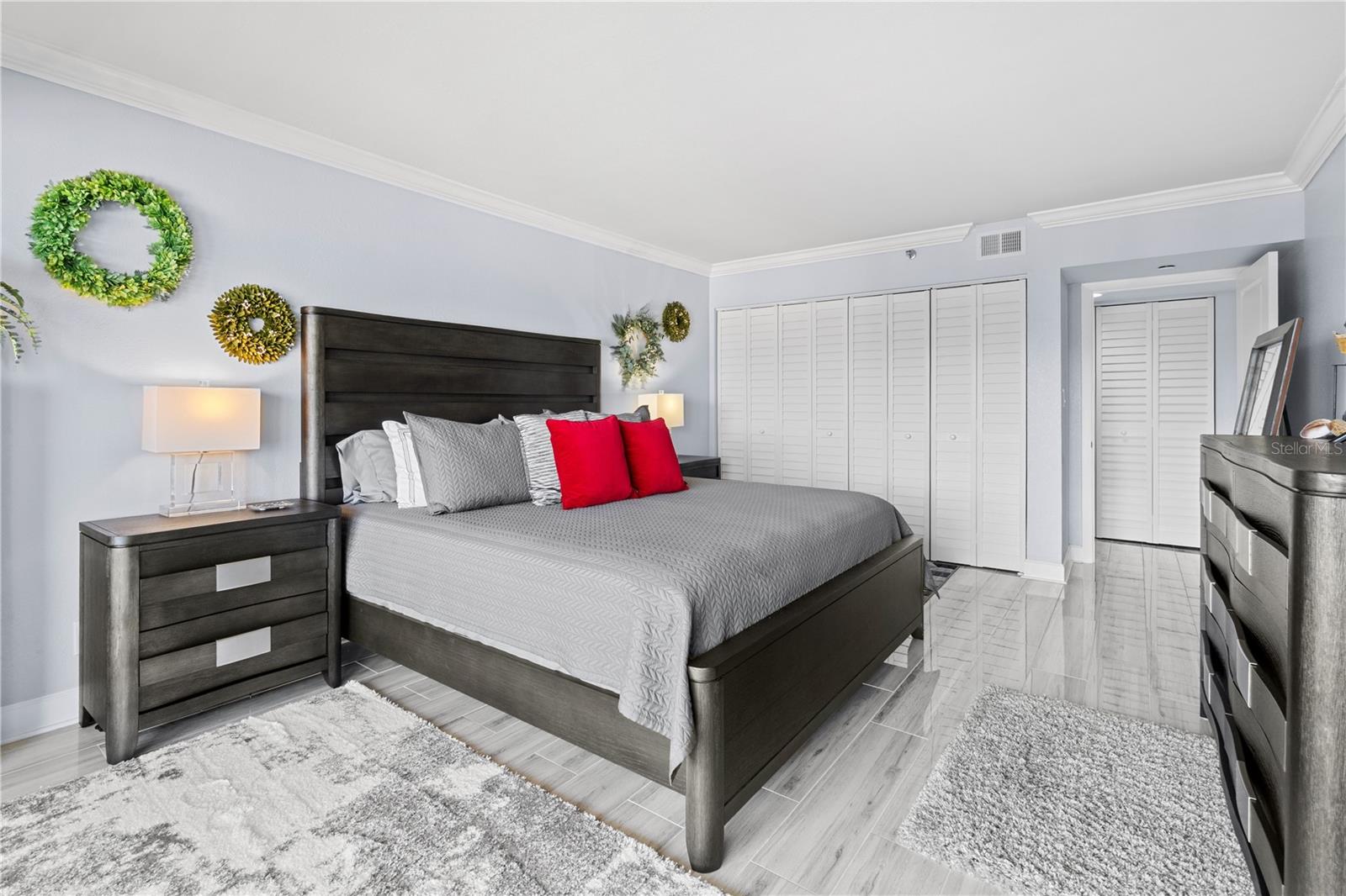 Image 17 of 57 For 1480 Gulf Boulevard 1104