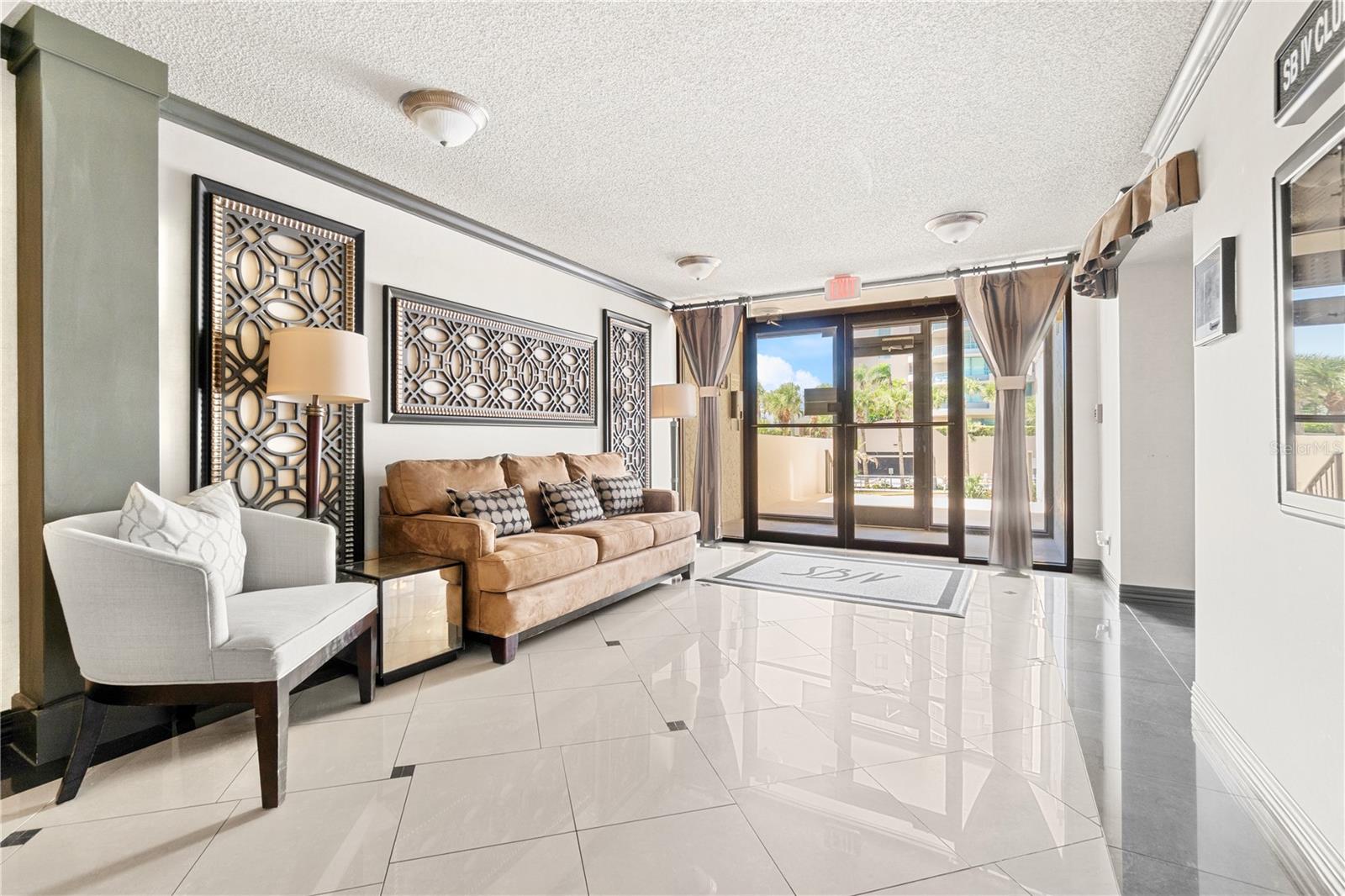 Image 37 of 57 For 1480 Gulf Boulevard 1104