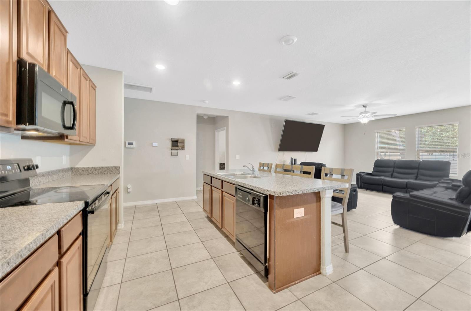 Listing photo id 9 for 12605 Flatwood Creek Drive