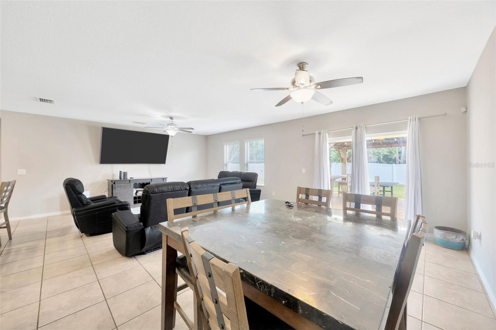 Listing photo id 16 for 12605 Flatwood Creek Drive