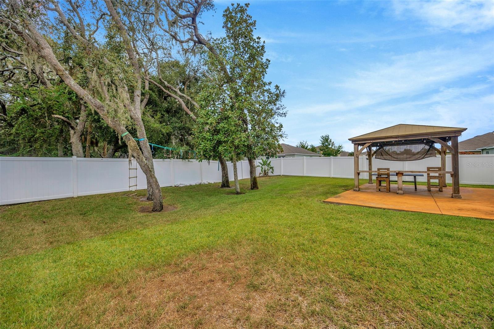 Listing photo id 43 for 12605 Flatwood Creek Drive