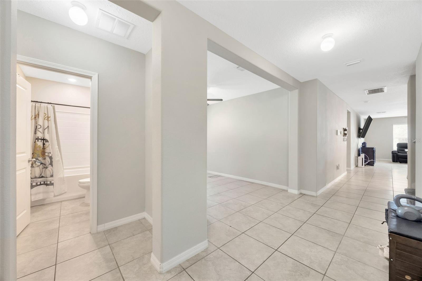 Listing photo id 5 for 12605 Flatwood Creek Drive