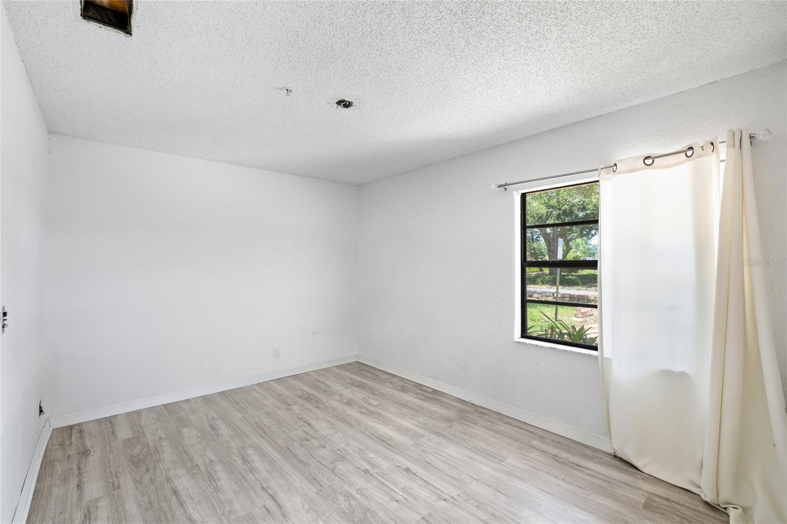 Image 22 of 35 For 639 Michigan Boulevard 1500