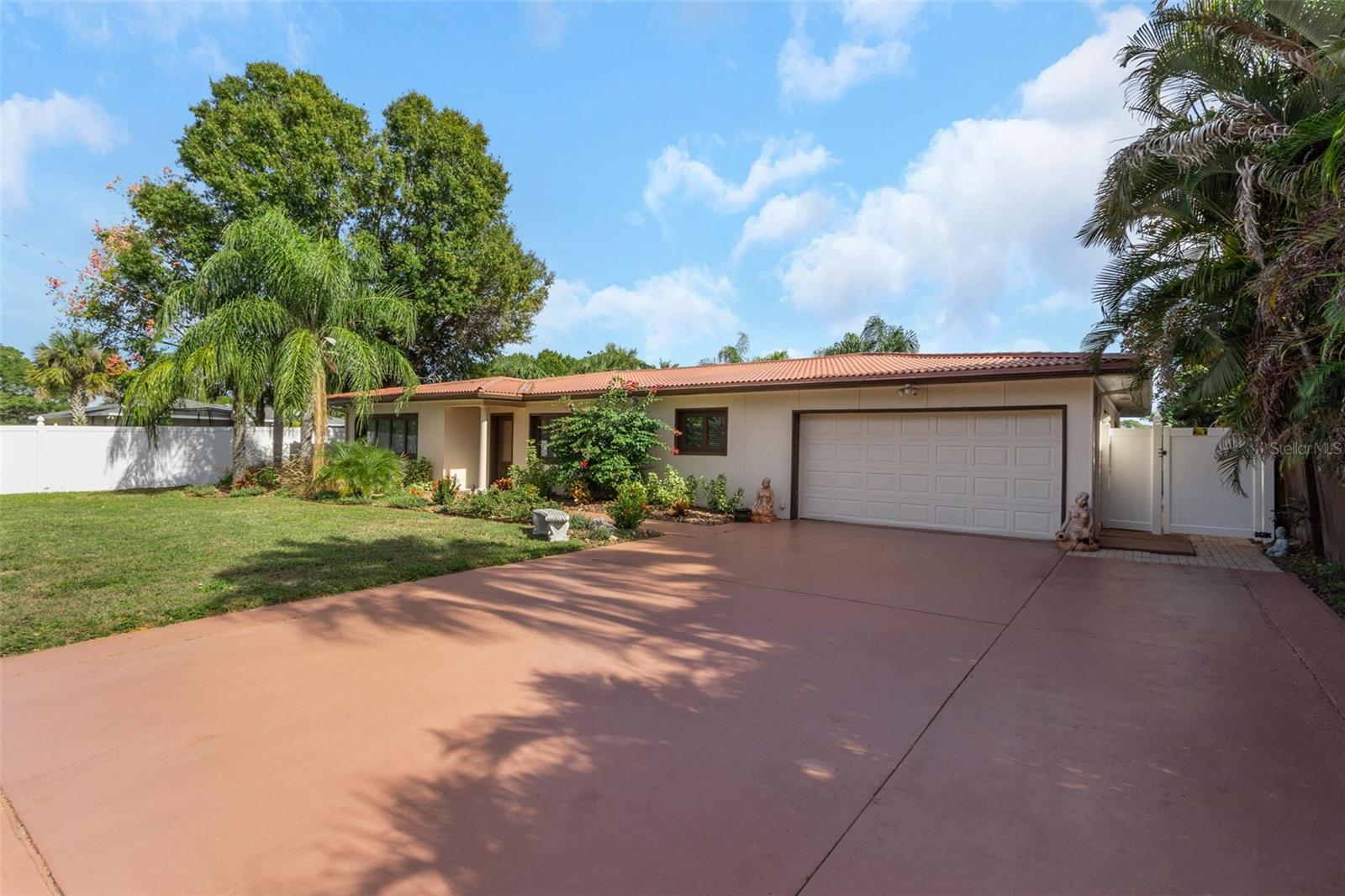 Image 2 of 24 For 3945 Eden Roc Circle