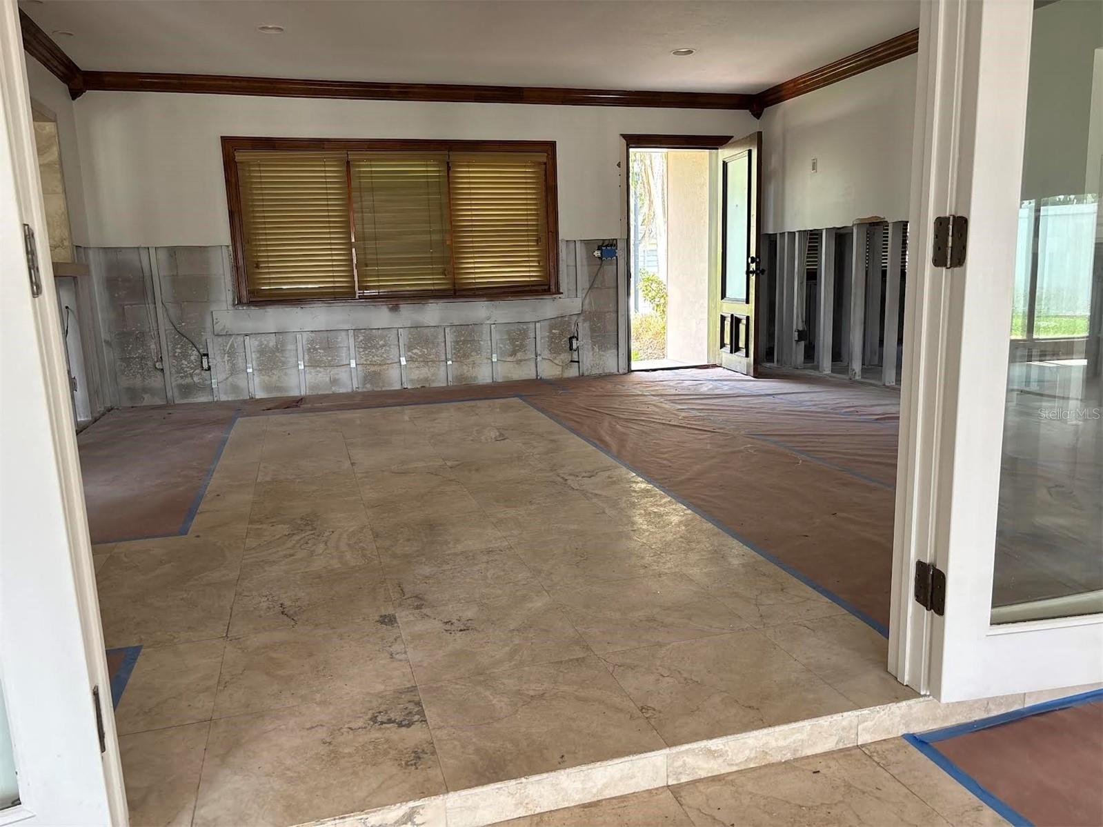 Image 5 of 24 For 3945 Eden Roc Circle