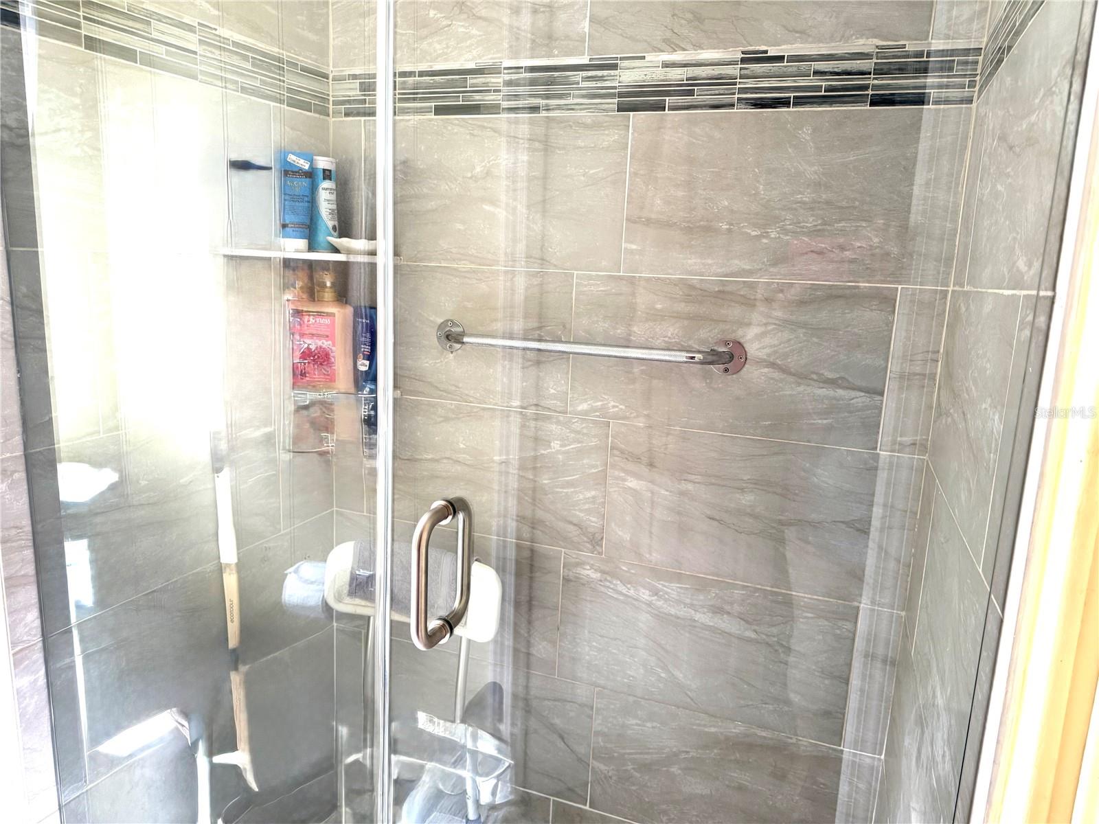 Image 16 of 27 For 8869 Highpoint Boulevard