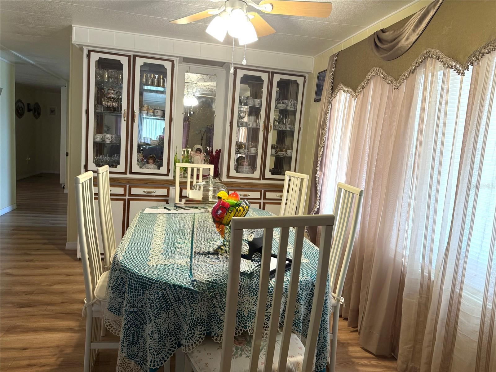 Image 6 of 27 For 8869 Highpoint Boulevard