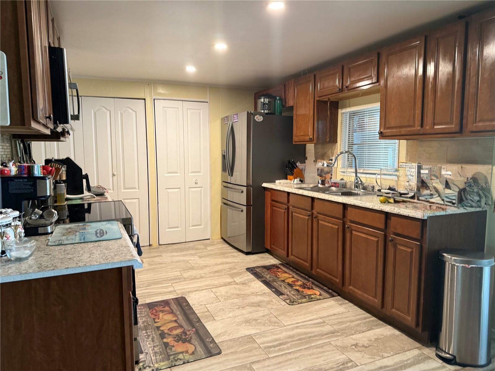 Image 8 of 27 For 8869 Highpoint Boulevard