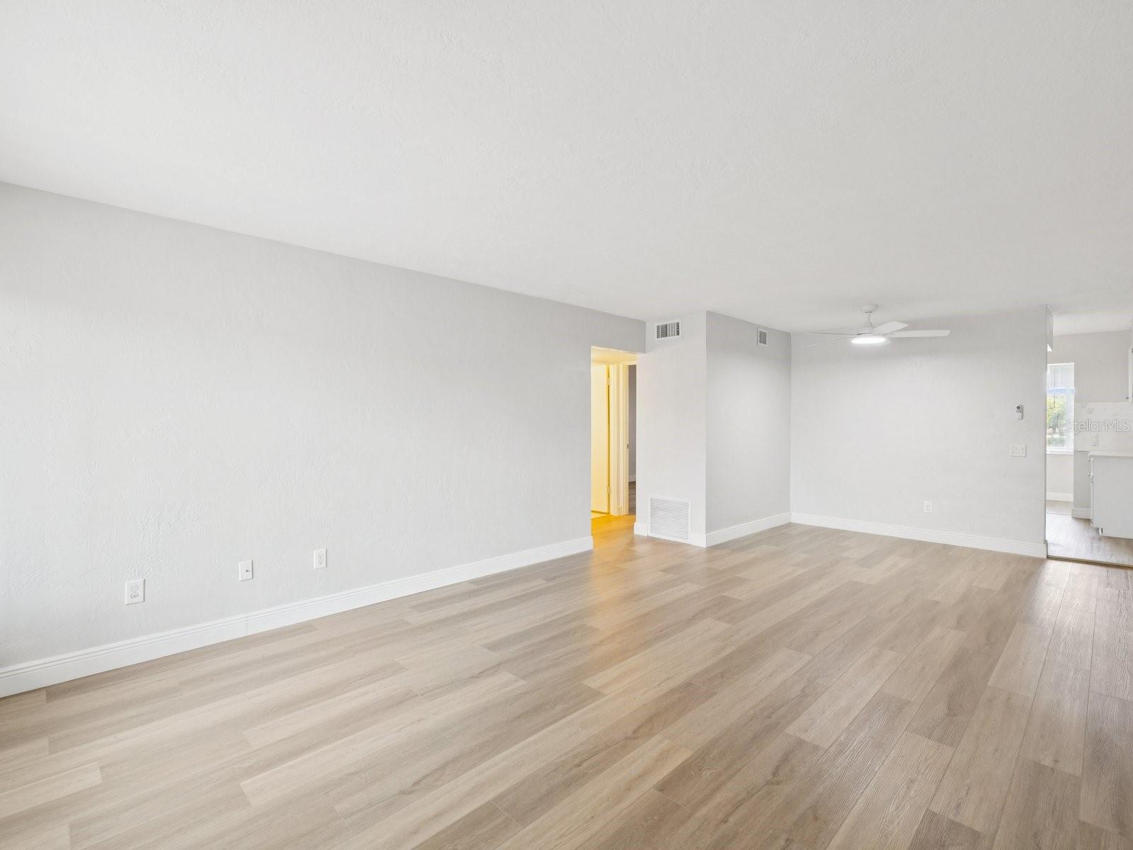 Image 8 of 65 For 2433 Brazilia Drive 43