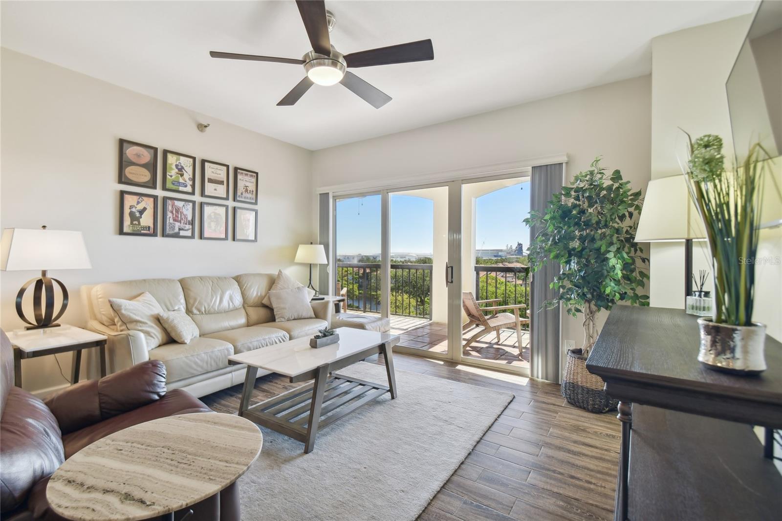 Image 5 of 21 For 1002 Harbour Island Boulevard 1507