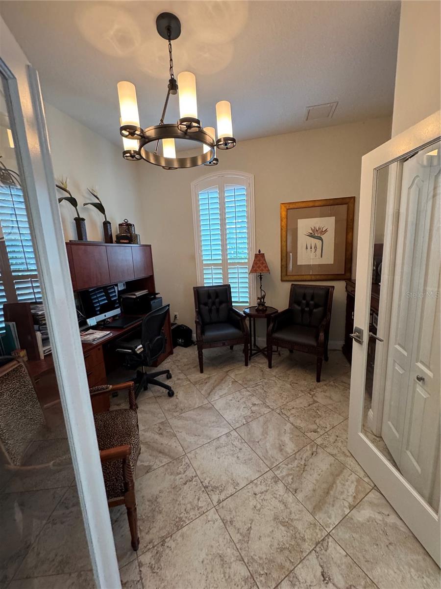 Image 11 of 40 For 15041 Woodcrest Road