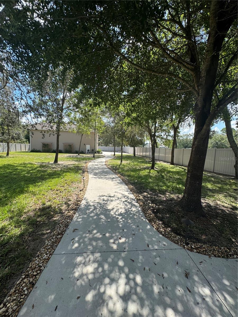 Image 33 of 40 For 15041 Woodcrest Road