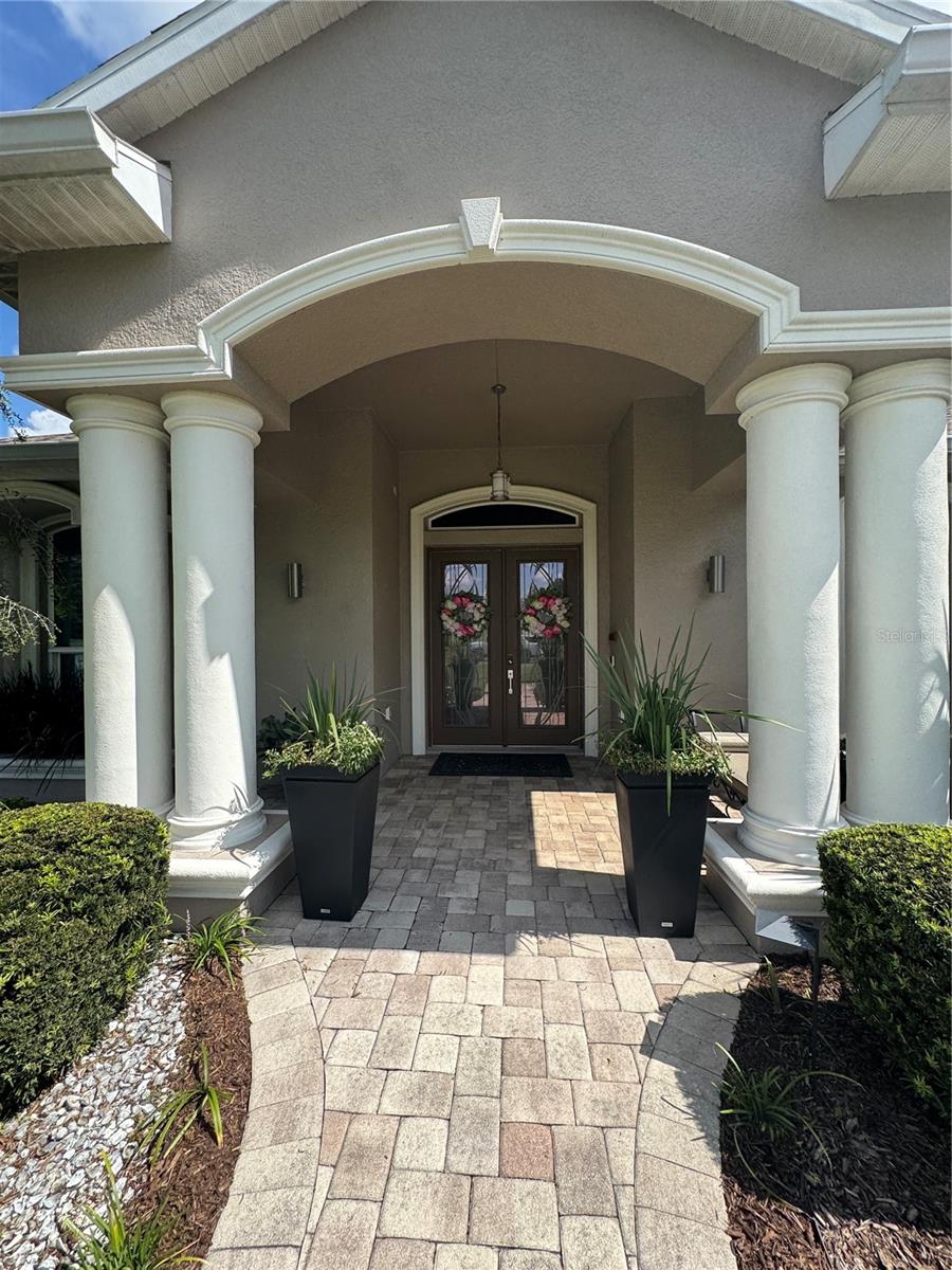 Image 4 of 40 For 15041 Woodcrest Road