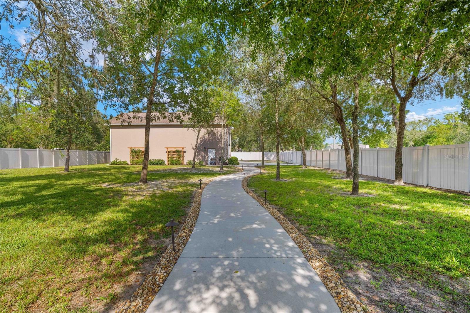 Image 76 of 93 For 15041 Woodcrest Road
