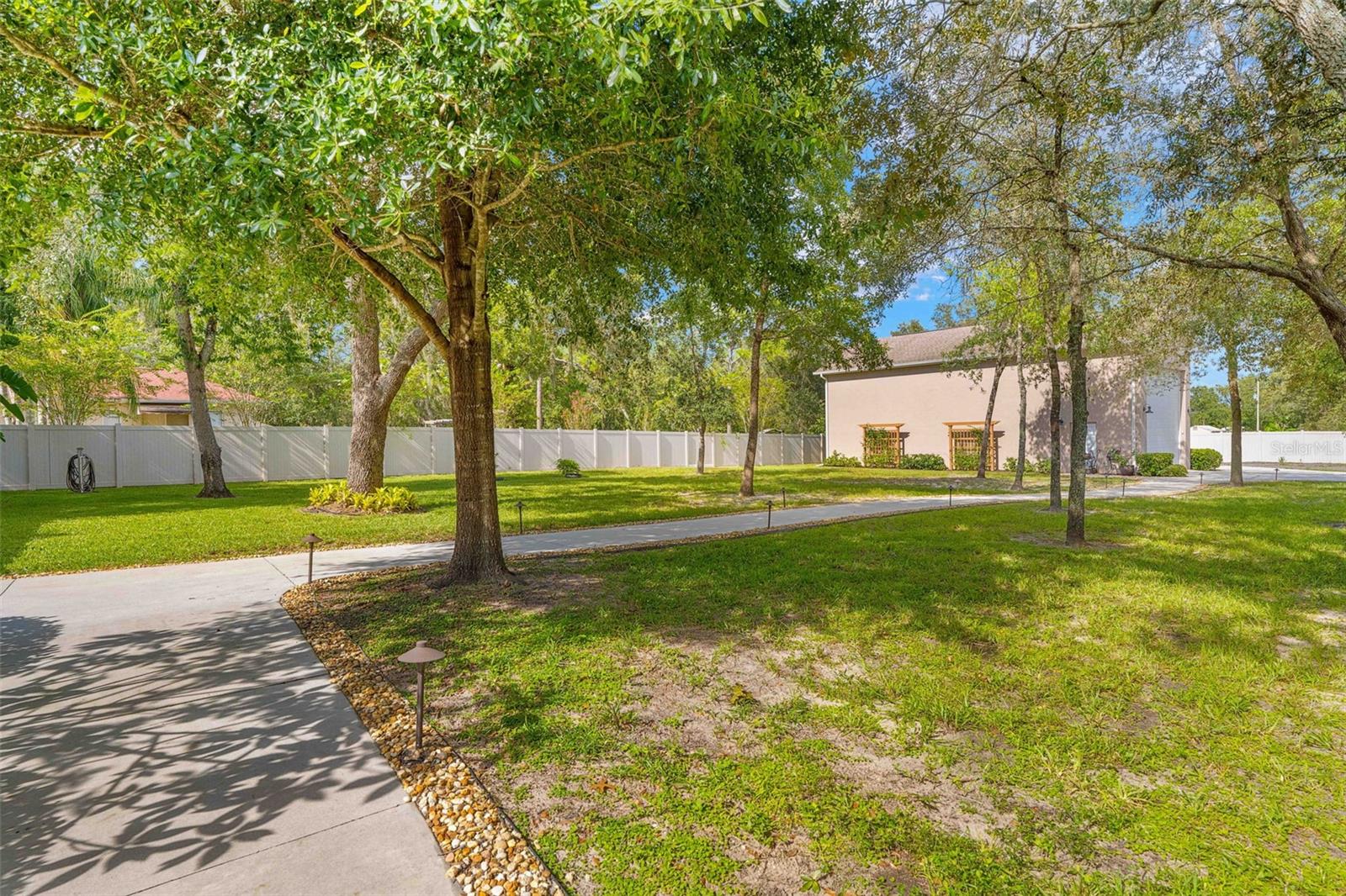 Image 77 of 93 For 15041 Woodcrest Road