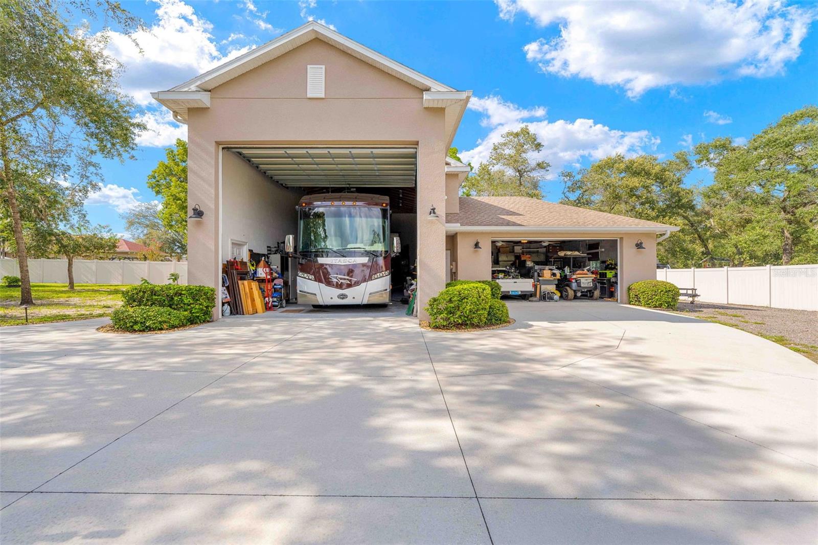 Image 80 of 93 For 15041 Woodcrest Road